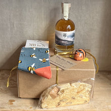 Load image into Gallery viewer, Gift Hamper for Him