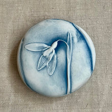 Load image into Gallery viewer, Porcelain textured pebble - Clare Mahoney Ceramics