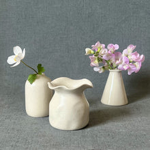 Load image into Gallery viewer, Studio Pottery Bud Vase