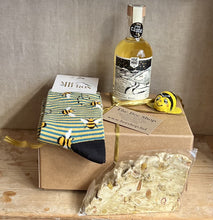 Load image into Gallery viewer, Gift Hamper for Him
