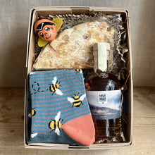 Load image into Gallery viewer, Gift Hamper for Him
