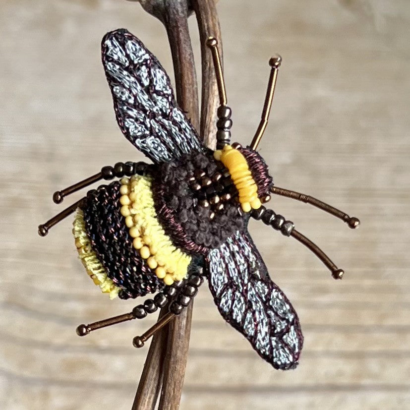 Embroidered Bee Brooch - Trovelore