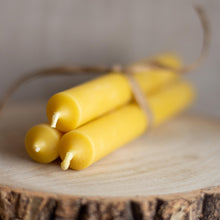 Load image into Gallery viewer, Natural beeswax dinner candles
